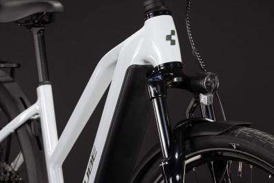 Cube Touring Hybrid ONE 600 metallicwhite'n'chrome Gr&ouml;&szlig;e: Trapeze 58 cm Produktbild 5