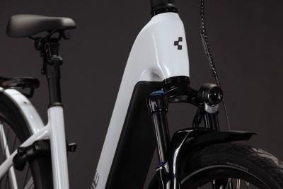 Cube Kathmandu Hybrid Deluxe Pro 800 metallicwhite'n'chrome Gr&ouml;&szlig;e: Easy Entry 50 cm Produktbild 5