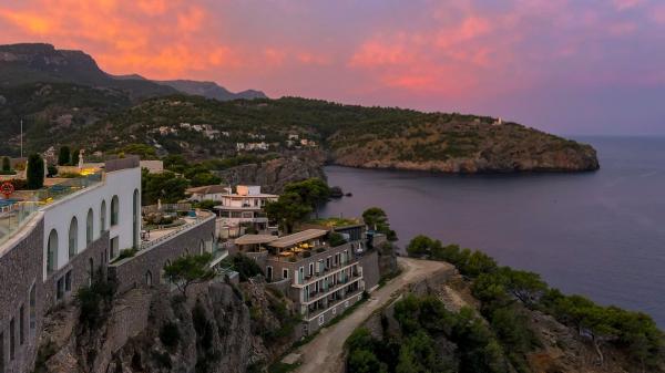 Weinberge & Burgruinen